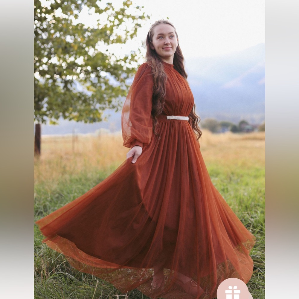 -SOLD — 
Dainty Jewells - Unforgettable Evening Dress